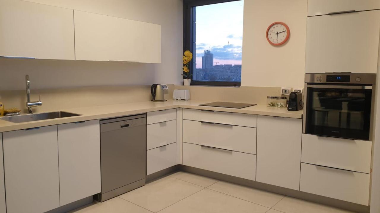 Appartment City Center - J Tower Yerusalem Bagian luar foto